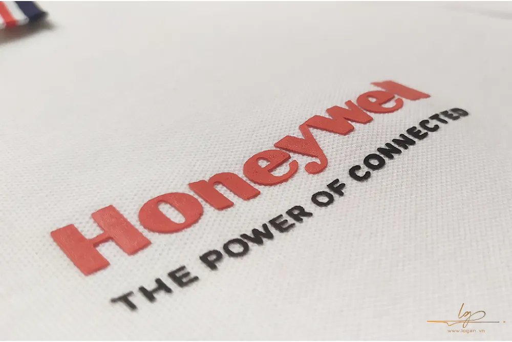 ảnh chụp macro dự án in áo theo yêu cầu Honeywell